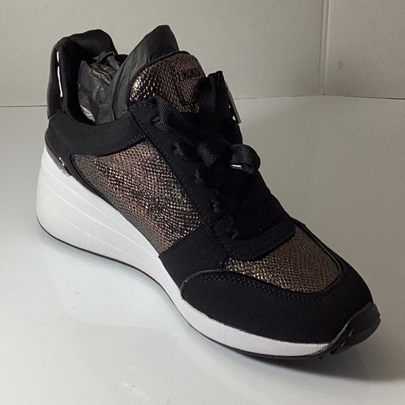 DKNY Women's Black and Gold Sneakers - Picture 6 of 11